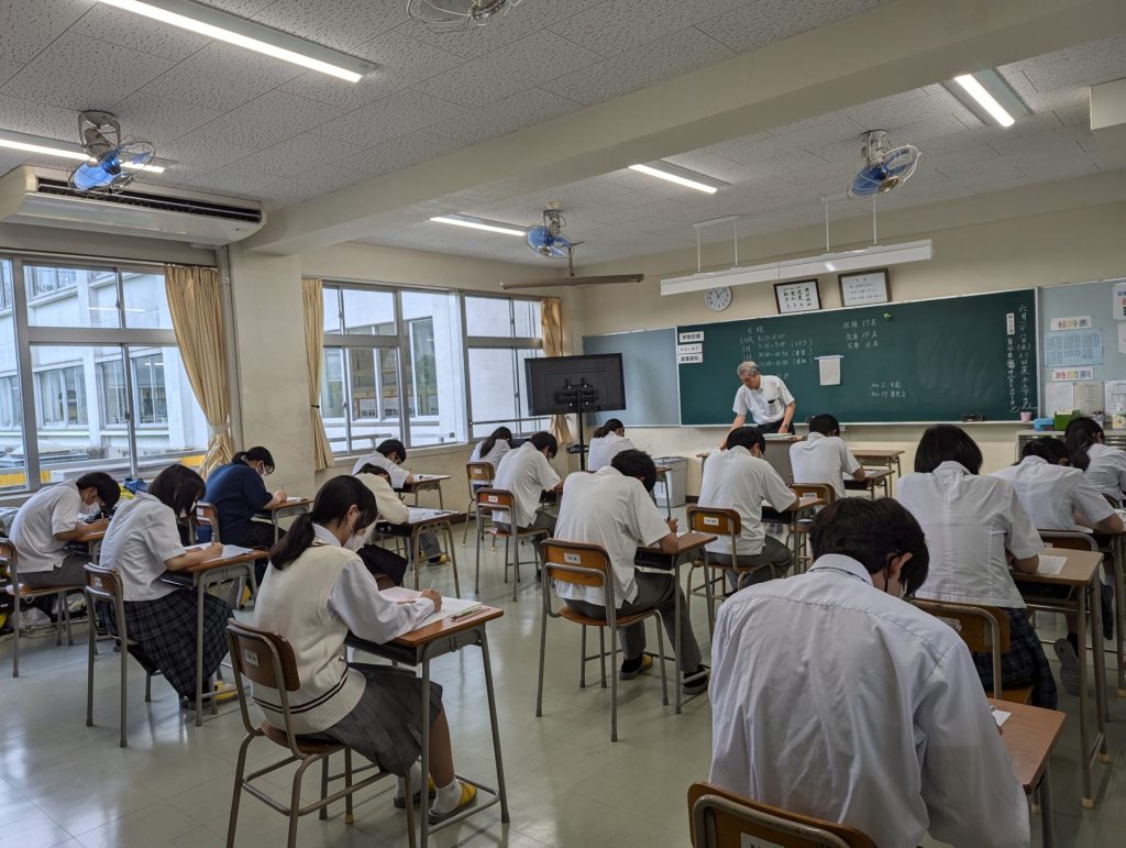 3 日章学園 鹿児島城西高等学校