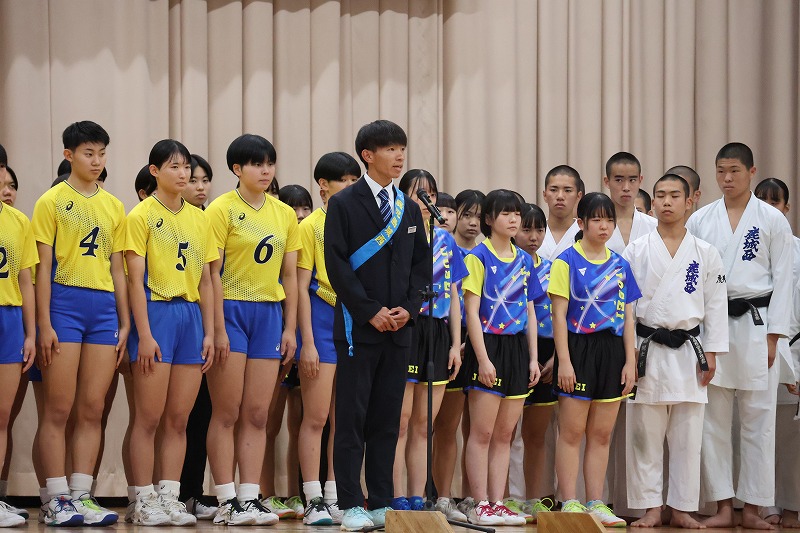 優勝報告会を実施しました。 3 IMG 0750 1 日章学園 鹿児島城西高等学校