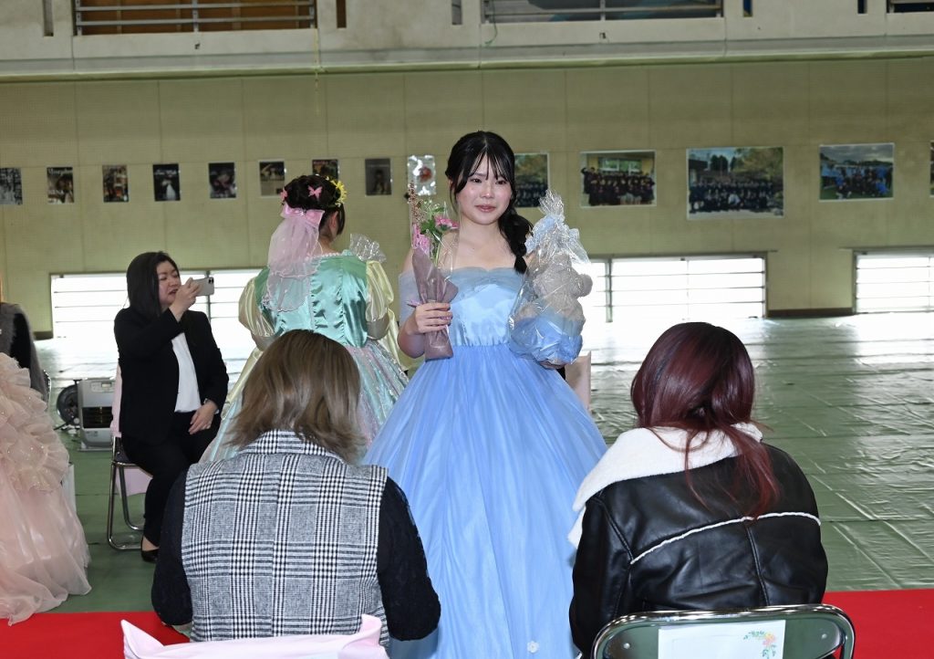 ファッションデザイン科 保護者への感謝の集い 3 DSC 1825 日章学園 鹿児島城西高等学校