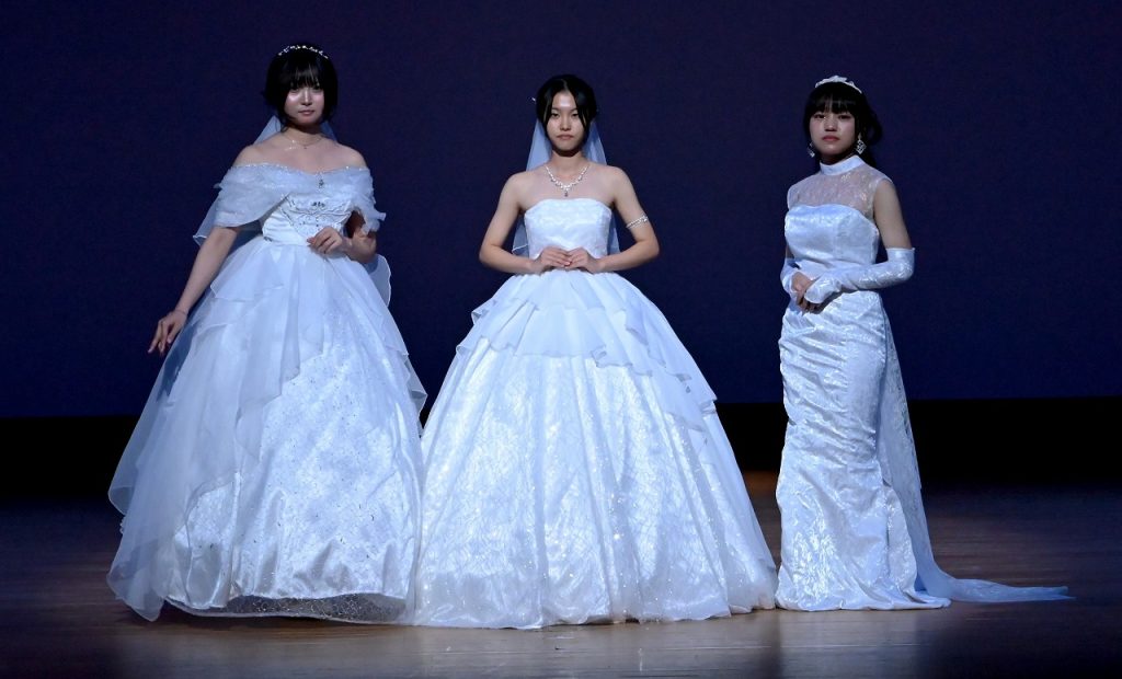 ファッションデザイン科 COLLECTION 2025 9 DSC 3080 日章学園 鹿児島城西高等学校