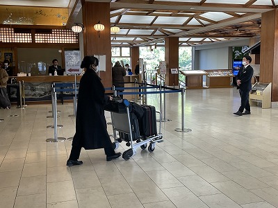 ~おもてなしの心と素敵な笑顔でチャレンジ~ 3 1a7e42b150dceae14396c93ab365d4db 日章学園 鹿児島城西高等学校