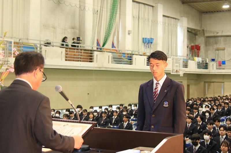 同窓会入会式及び前日表彰を行いました。 4 IMG 9553 日章学園 鹿児島城西高等学校