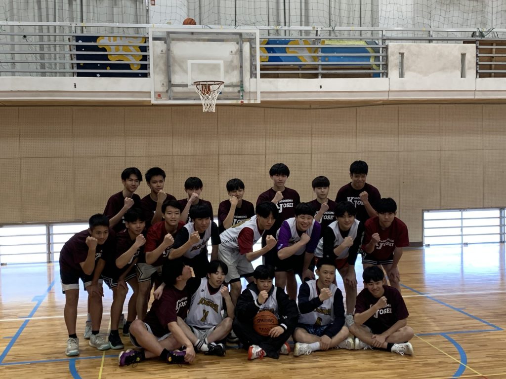 卒業おめでとう! 男子バスケットボール部3年生 1 IMG 4205 日章学園 鹿児島城西高等学校