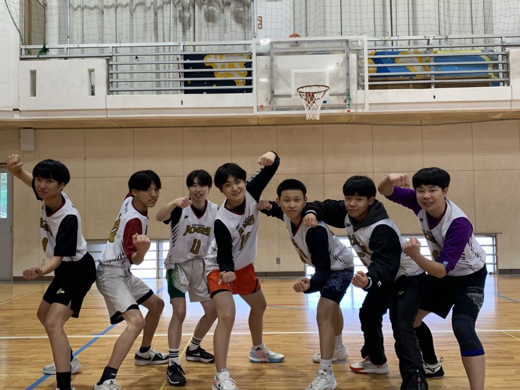 卒業おめでとう! 男子バスケットボール部3年生 2 IMG 4211 日章学園 鹿児島城西高等学校